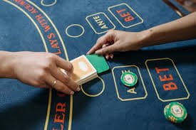 Layout mobile pokerseri dengan tombol jelas